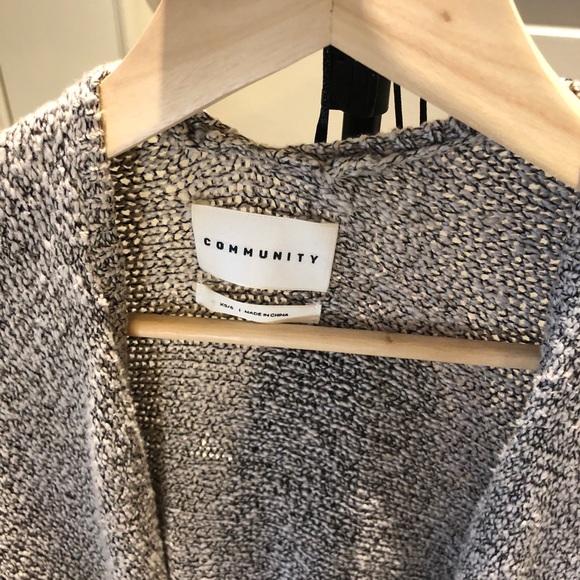 Aritzia xs sweater cardigan - Picture 3 of 3